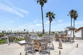 Rooftop deck
