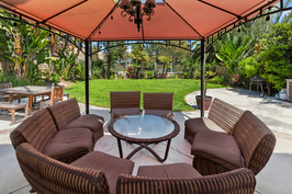 Sean gazebo seating