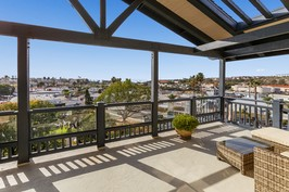 Calle Redondel deck view