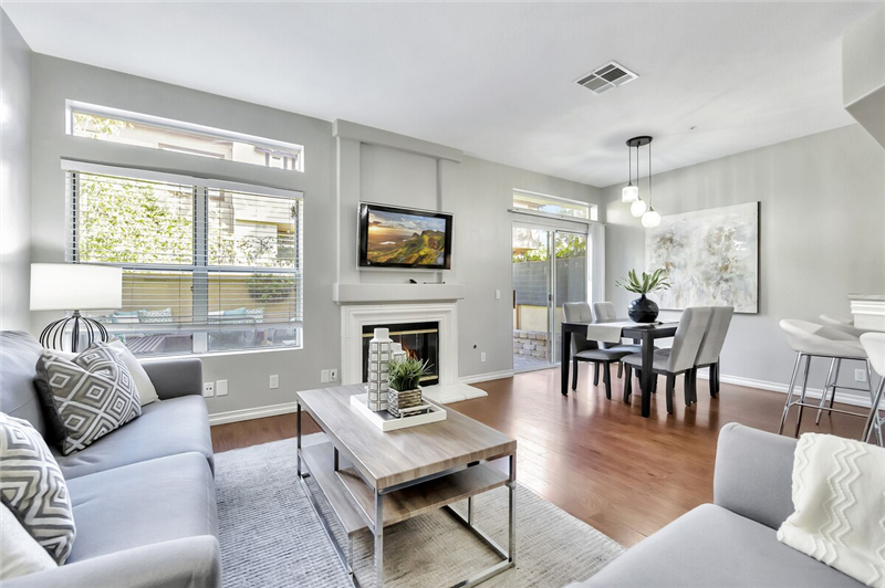 Via Madera living room