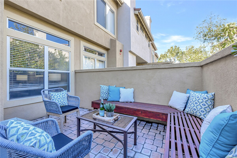 Via Madera patio
