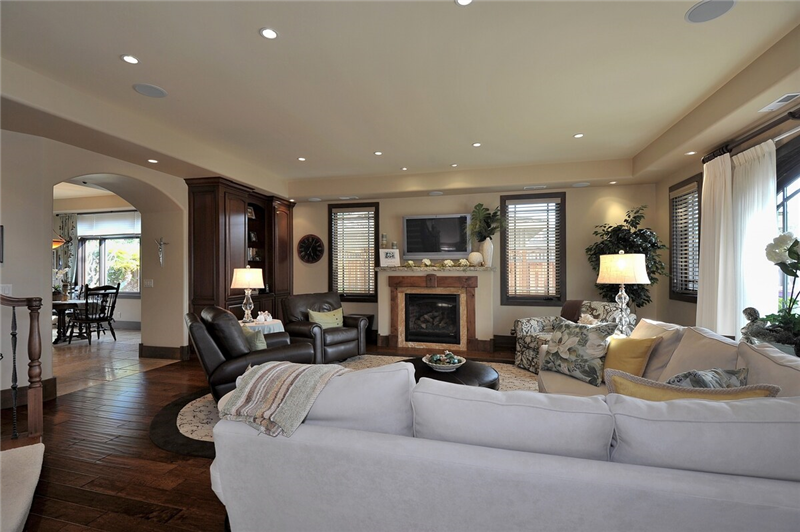 Lone Hill living room
