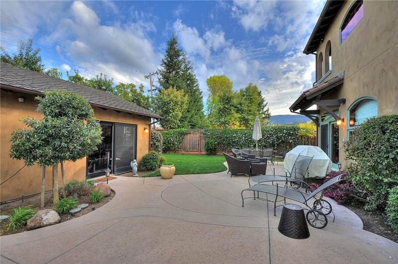 Lone Hill patio